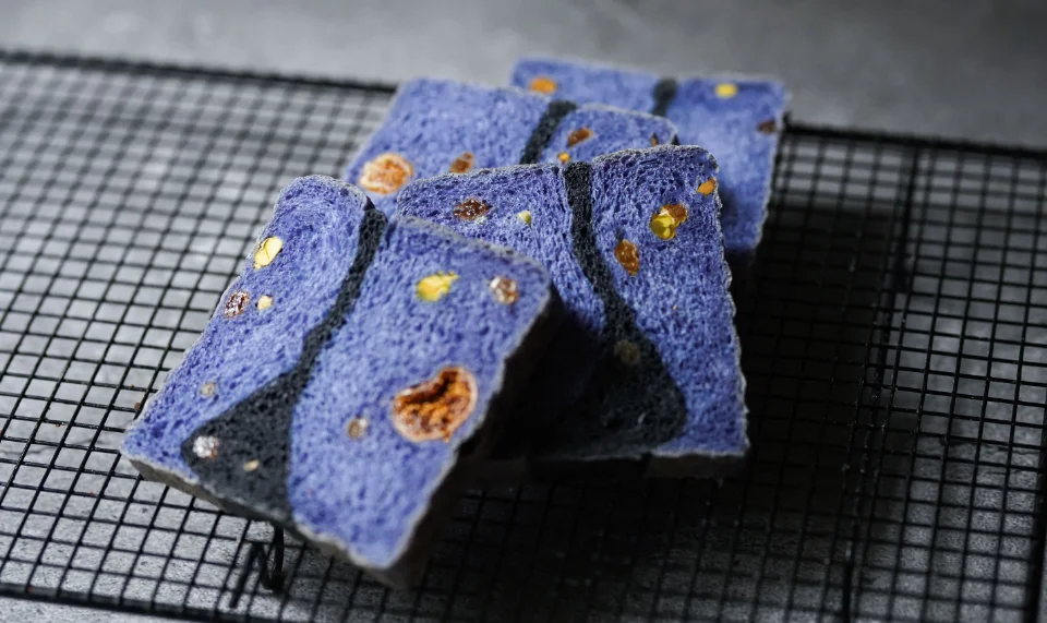 MilkyWay bread with butterfly pea
